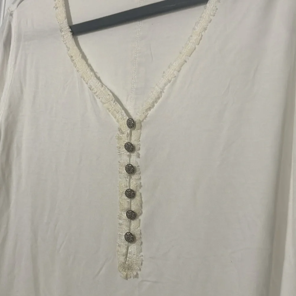 Nwt basic tee - Picture 4 of 4